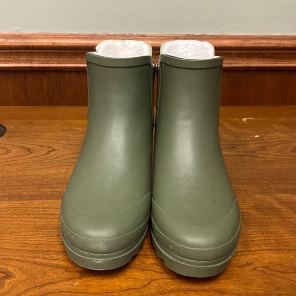 J. Crew sherpa lined black Chelsea rain boots BD333 - Picture 3 of 6